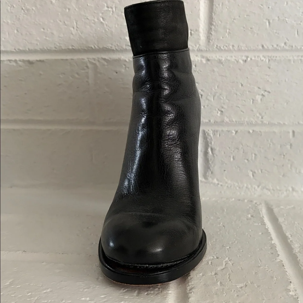 Leather Black booties with zipper back
